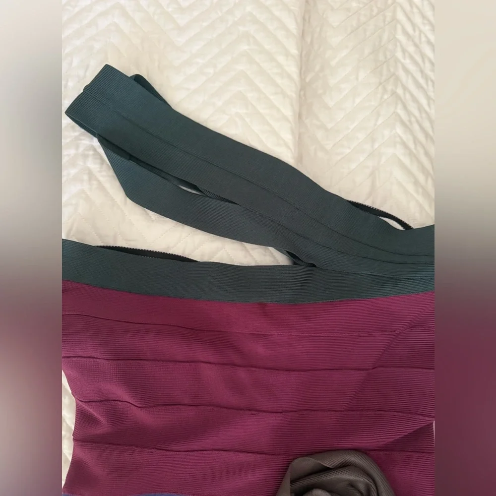 Herve Leger mini color block with gorgeous flower detail!!! 🤎💗💚 - Picture 2 of 10